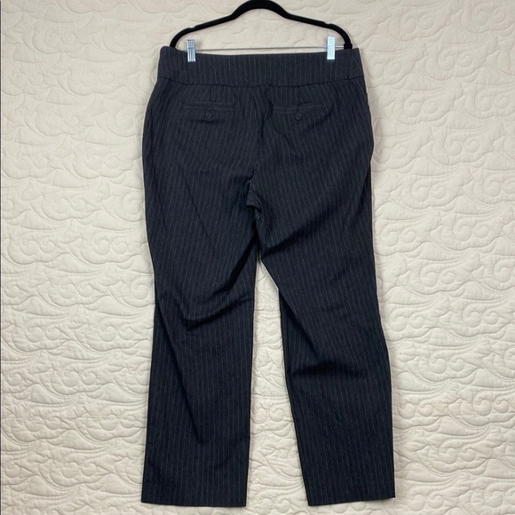 Penningtons Gray Pinstripe Dress Pants Pull On Size 14 - Picture 4 of 11